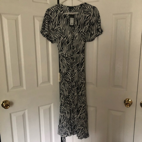 New Look Maxi Zebra Print Tie Dress - Picture 2 of 3